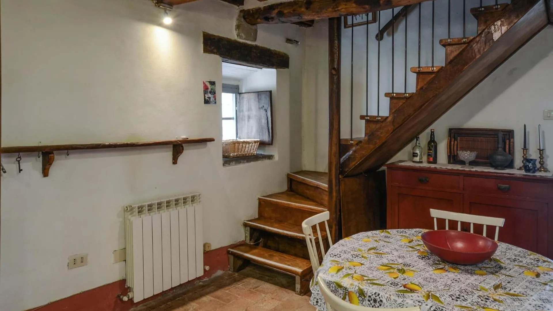 3 Bedroom Gorgeous Home In San Cassiano Di Contro Cocciglia